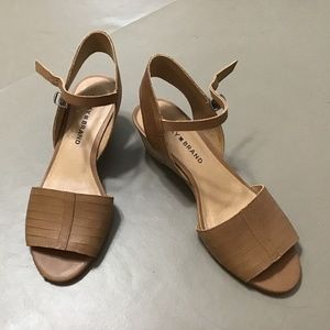 Lucky Brand sandals size 6.5M color Tan good condition